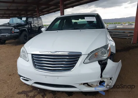 2014 Chrysler 200 Touring из США, поврежденный, VIN 1C3CCBBGXEN119537